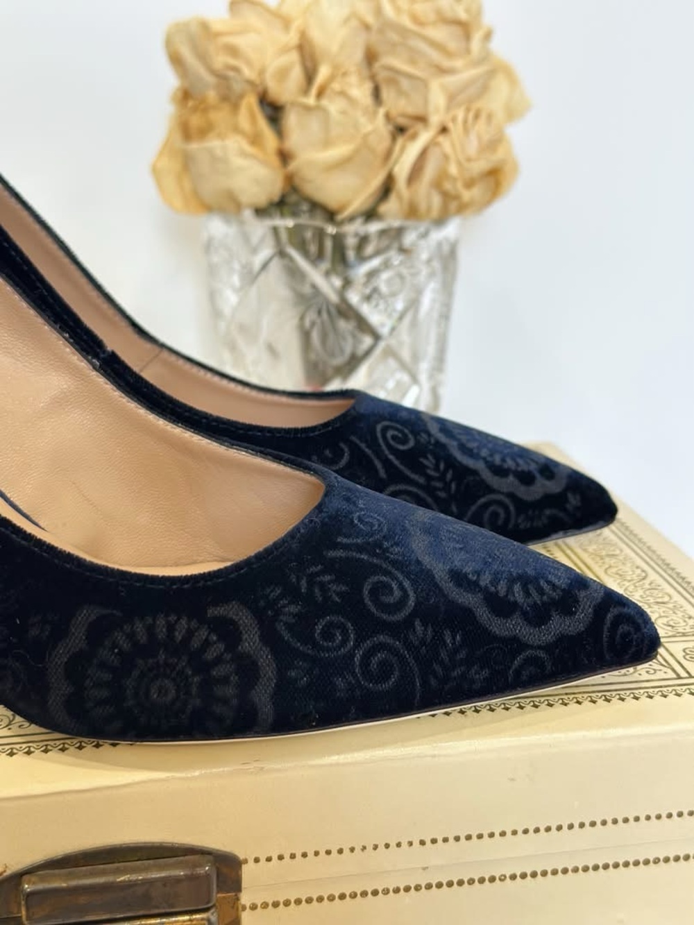Ron White DWP1 Midnight Velvet Blue Kitten Heels - Picture 10 of 17